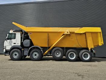 FMX 460 10x4 TIPPER / MINING